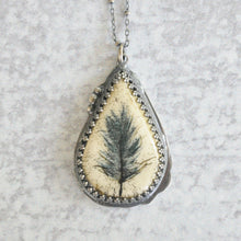 Load image into Gallery viewer, Feather Pendant No. 1