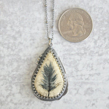 Load image into Gallery viewer, Feather Pendant No. 1