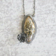 Load image into Gallery viewer, Glass + Succulent Pendant No. 3